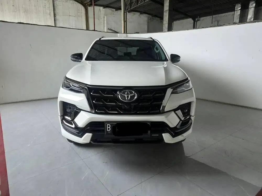 Low Km 32rban Toyota Fortuner VRZ GR Sport 2.8 AT ( Matic ) 2022 Putih
