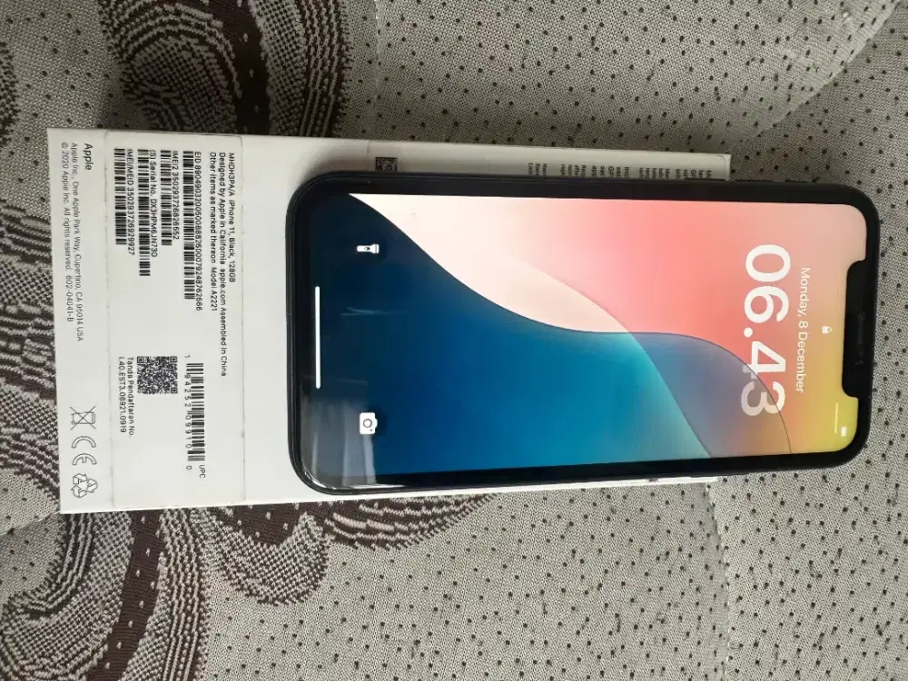 IBOX - Iphone Hitam 11 Mulus 128 GB