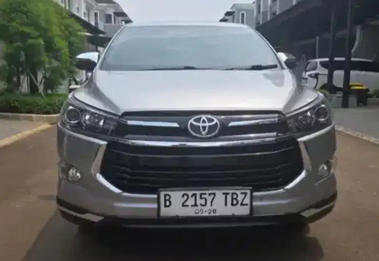 Toyota Innova 2.0 Venturer Matic / AT '2018' Silver