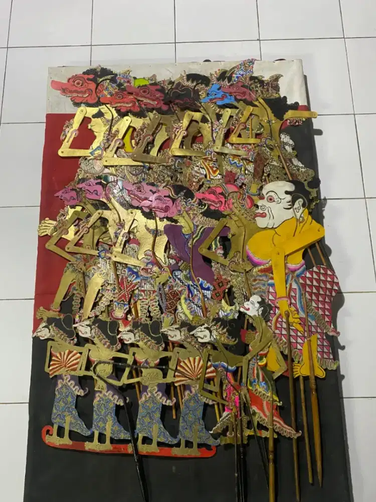 Wayang bekas dijual borongan