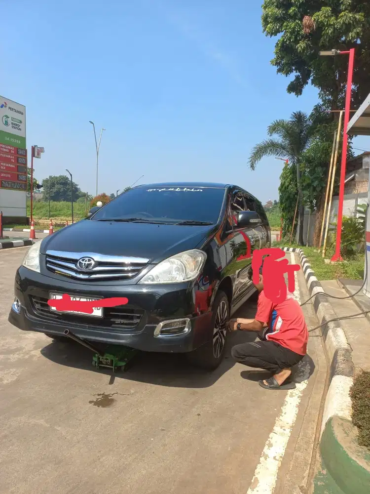 Toyota Kijang Innova 2010 Bensin