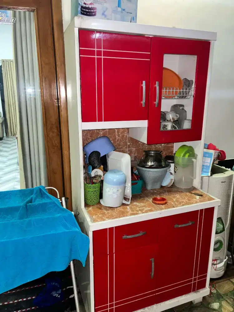 rak piring bekas seperti baru