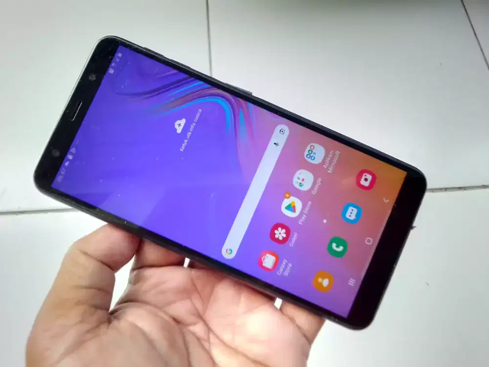 Samsung A7 2018 Nfc 4/64gb minus Dikit