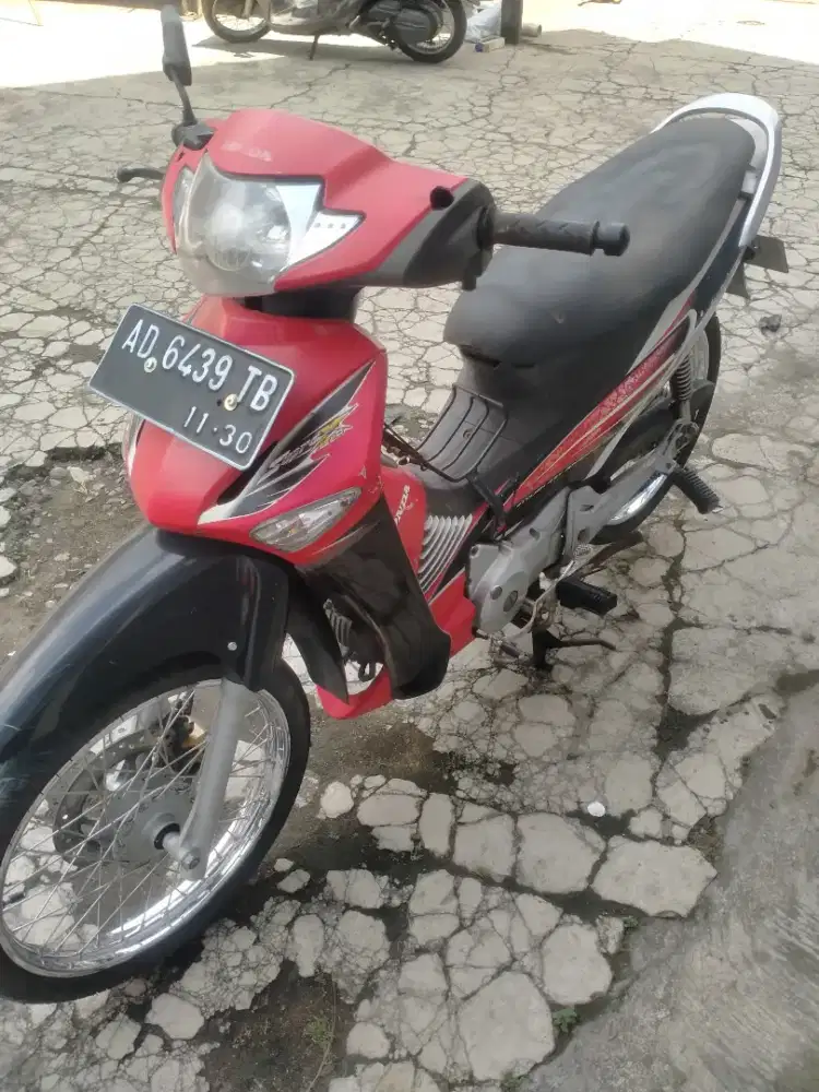 Supra 125 2005st medin standart ex orang tua