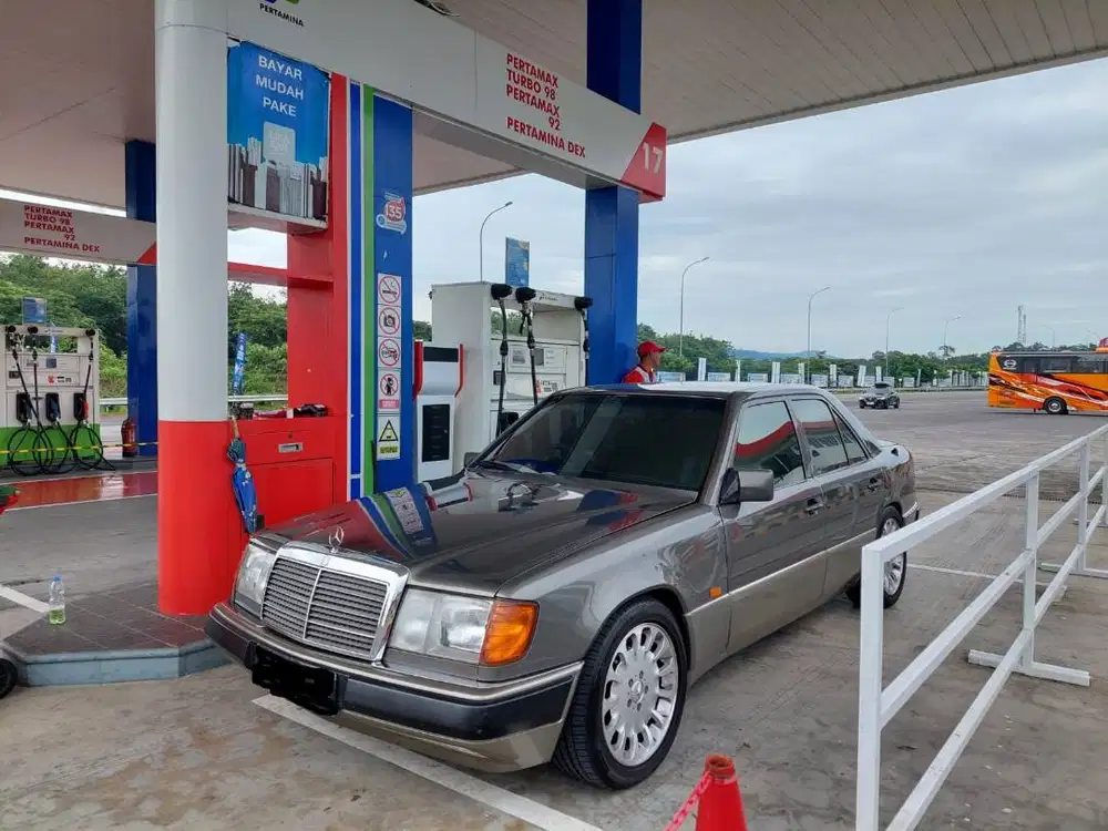 For Sale Mercedes Benz 230E M/T '91