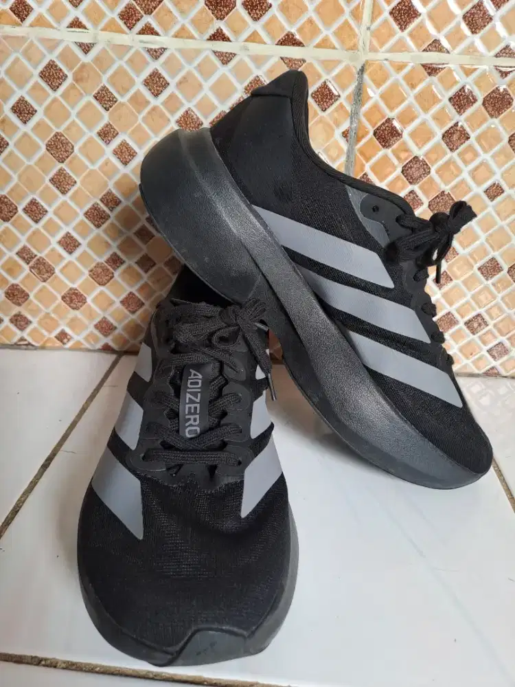 Dijual sepatu Adidas Adizero Evo SL ORI, bekas no minus