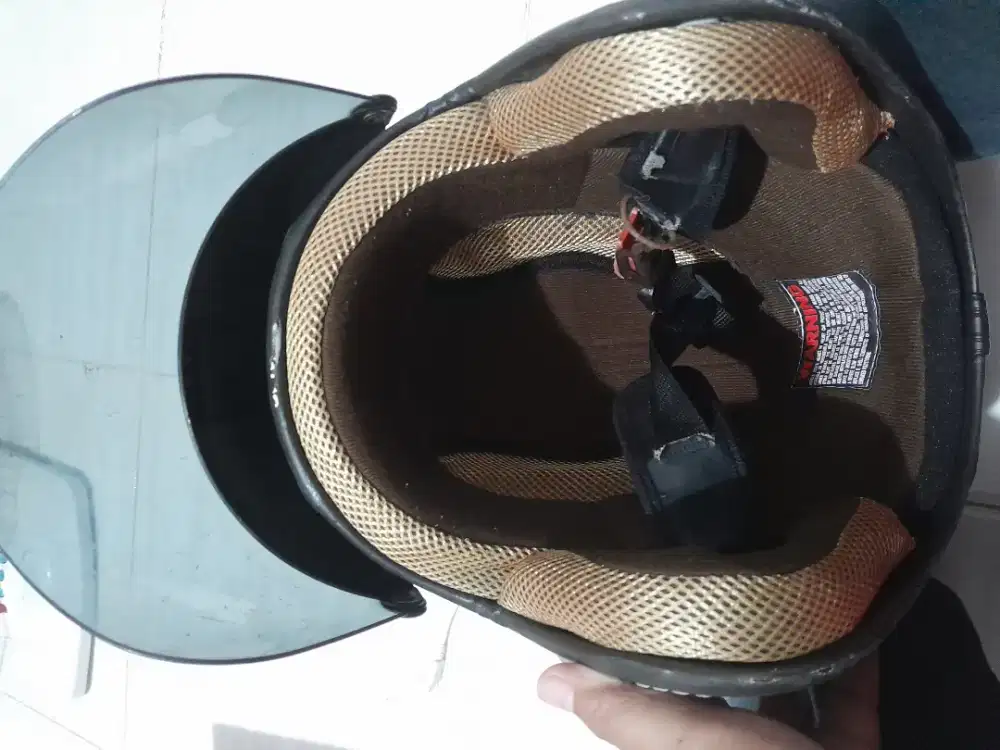 Jual helm arc UK L sudah laundry