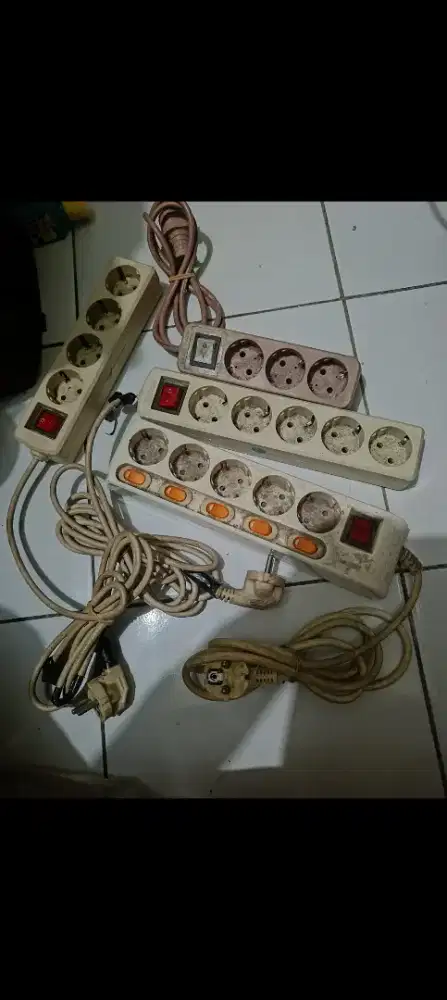 Dijual Borongan Colokan kabel Listrik dan lain lain