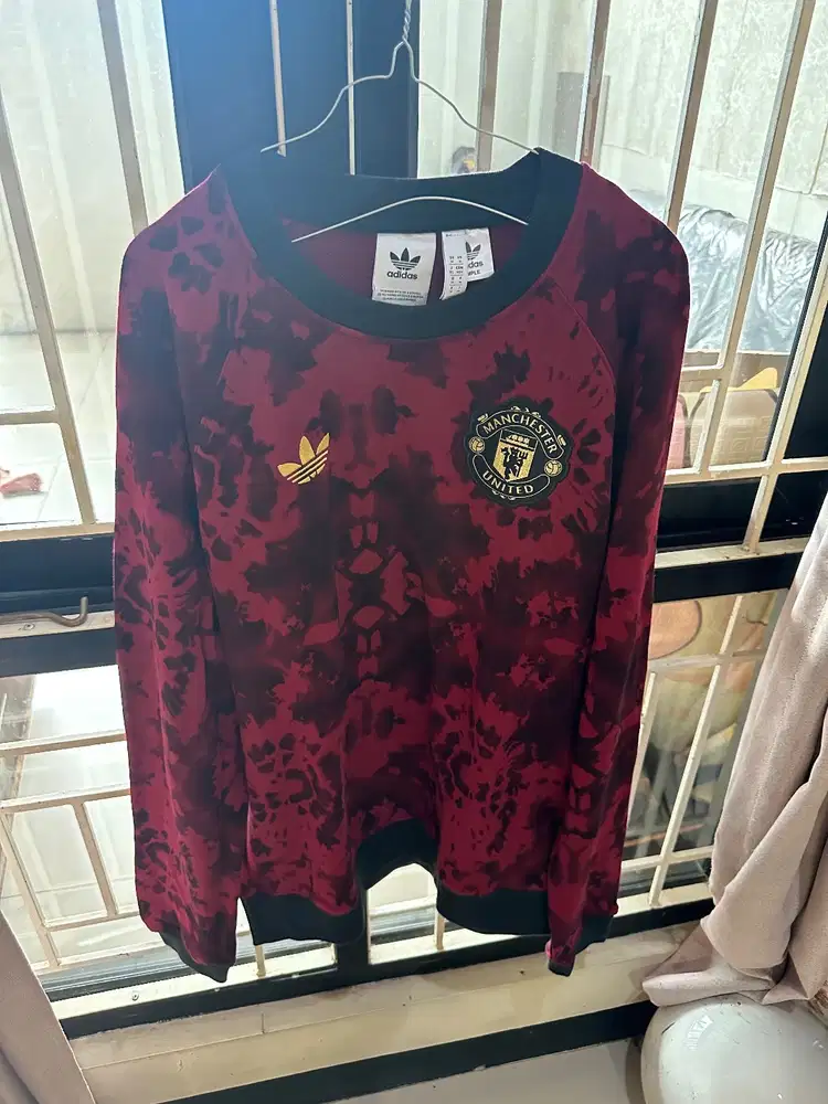 MANCHESTER UNITED CNY CREW SWEATSHIRT