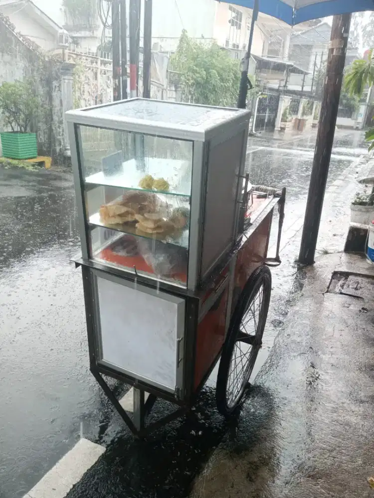 DIBUTUHKAN PENJUAL BAKSO KELILING