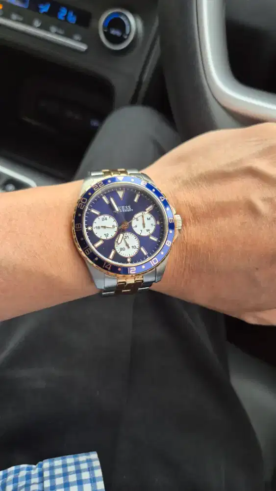 GUESS W1107G3 – Blue Dial Edition
