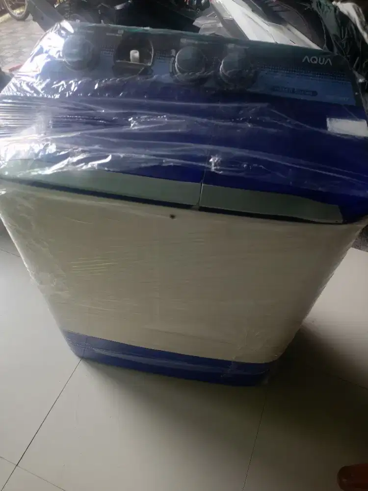 Mesin cuci 2 tabung mulussss merk Aqua Japan 8kg siap pakai