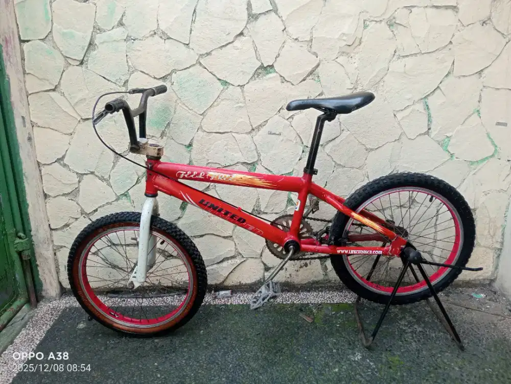 Jual butuh sepeda BMX united Alloy UK 20 kondisi normal siap gowes