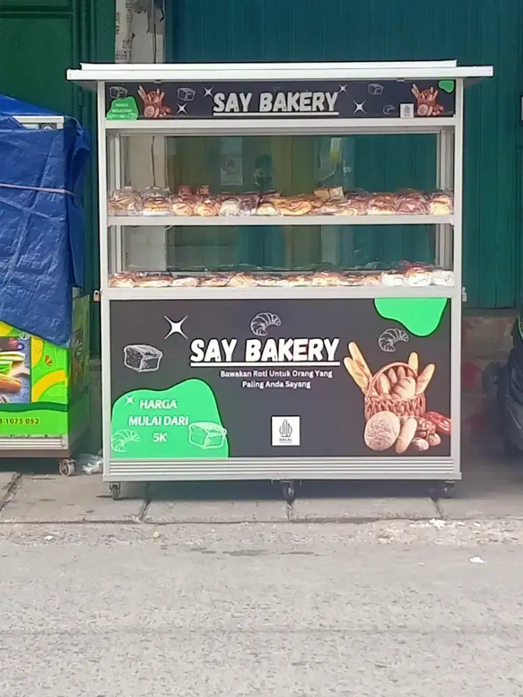 di cari karyawan/karyawati