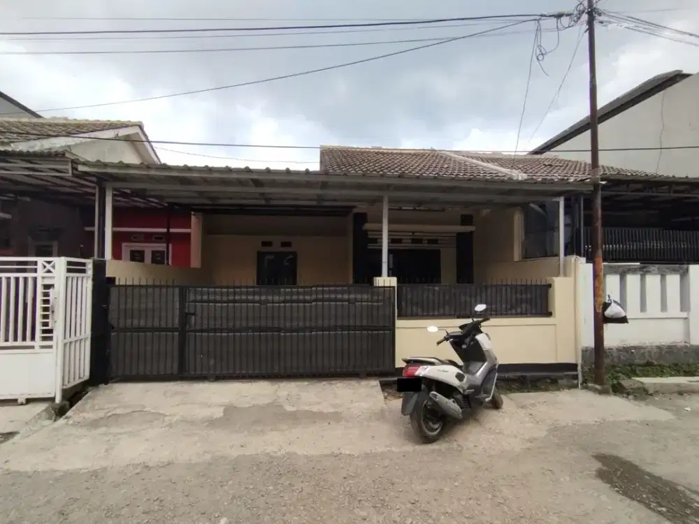 Rumah One Gate System Bangunan Baru Renov Siap Huni di Permata Kopo