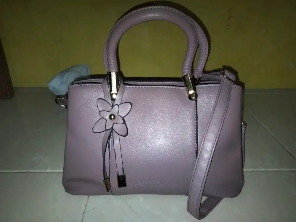 Tas jinjing selempang kulit warna ungu