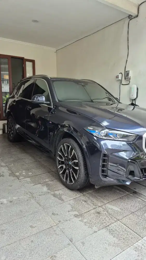 BMW X5 2024 km 12 rb hitam metalik
