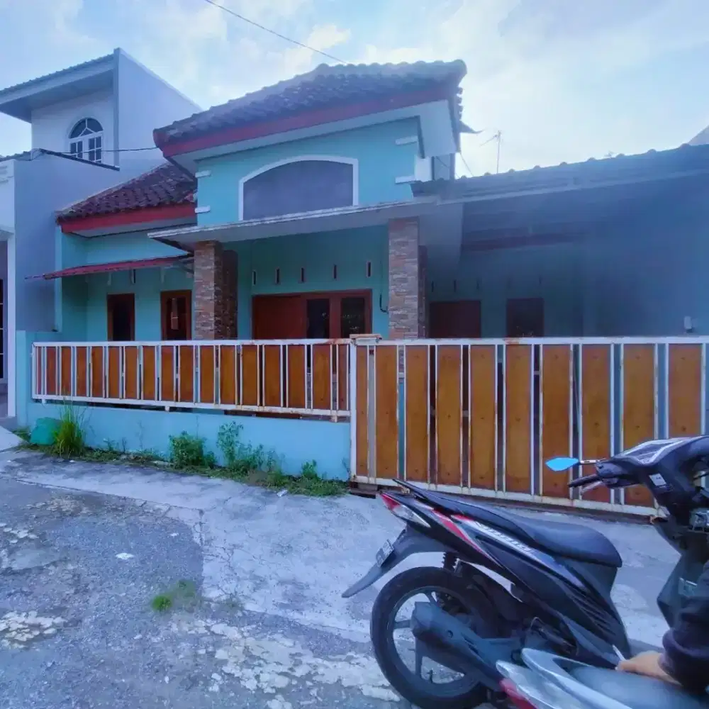 Rumah second Murah siap huni Utara mojosongo solo