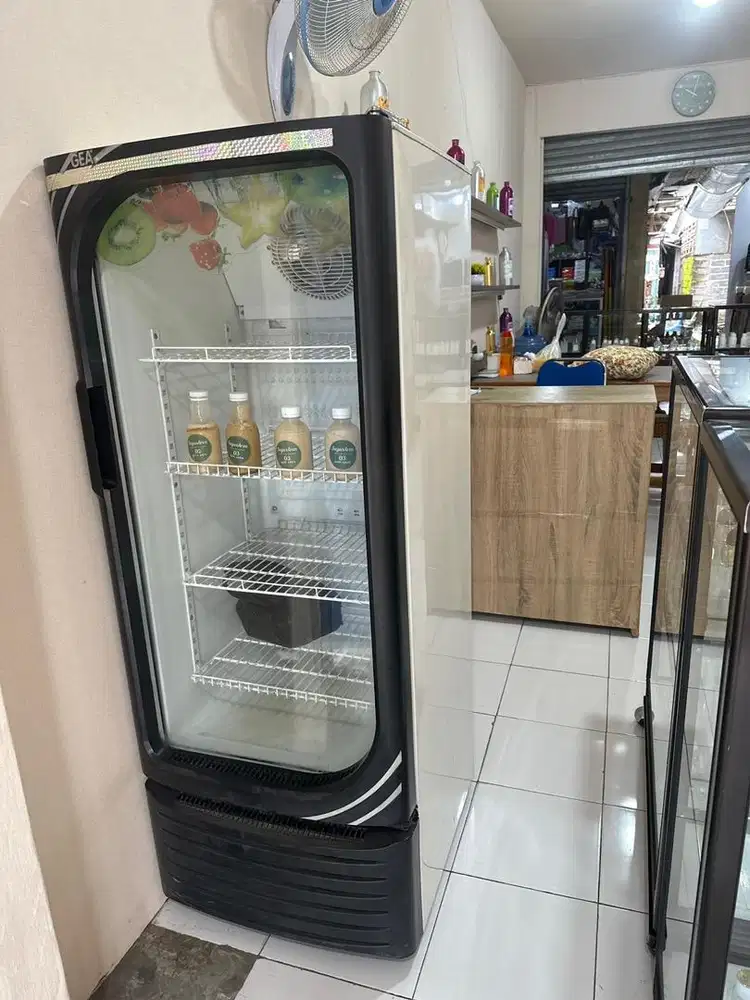 Showcase Kulkas Minuman GEA – Bekas Terawat, Siap Pakai