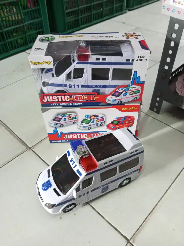 Mainan anak mobil ambulan baterai