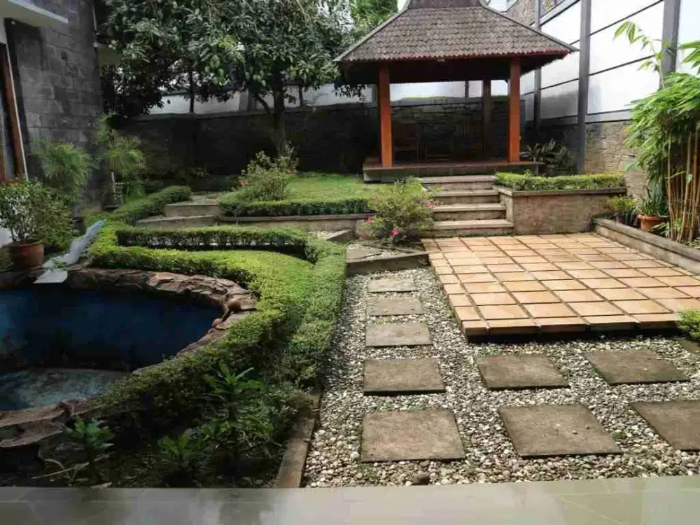 DIJUAL RUMAH MEWAH DAN NYAMAN DI DAGO ASRI BANDUNG. JARANG ADA!