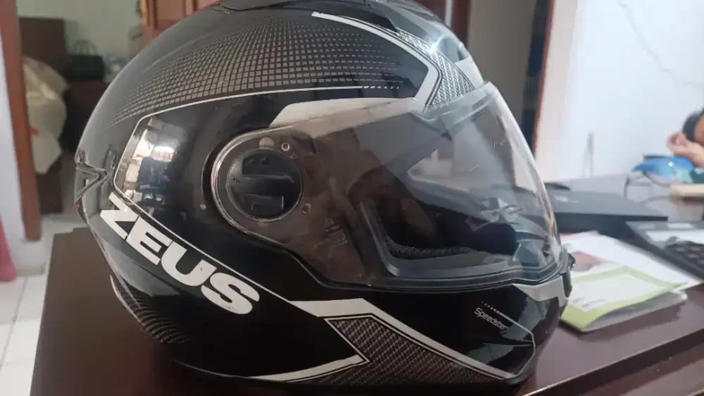 Helm Full Face Zeus