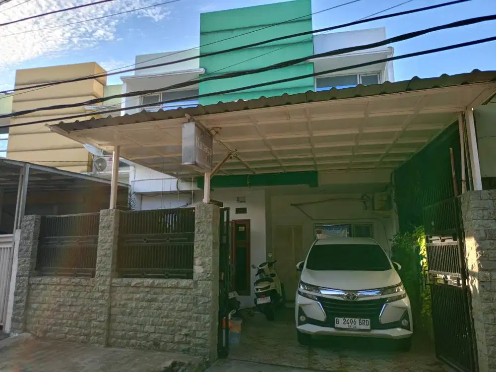 Disewakan rumah luas semi furnish dan strategis di Gondrong