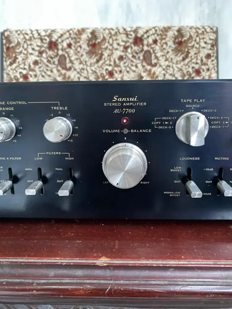 Amply sansui AU7700