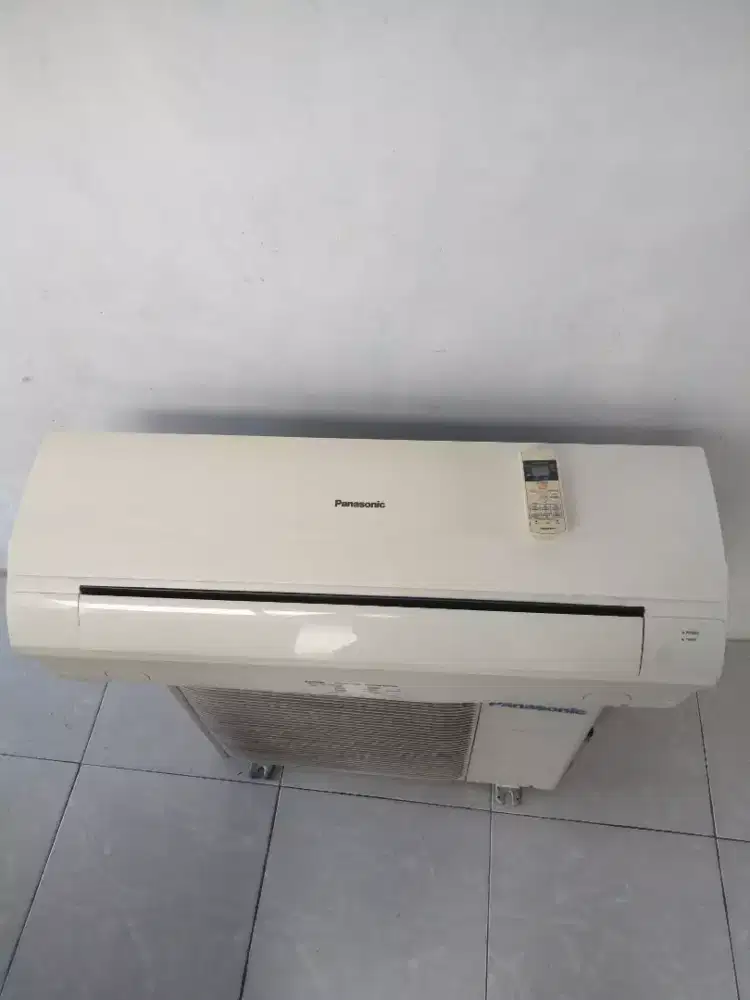 Ac 1,5 pk merk panasonic cukup mulus dan normal