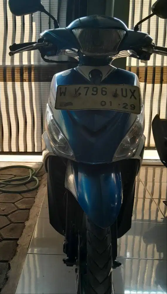 Mio J 2014 warna biru putih