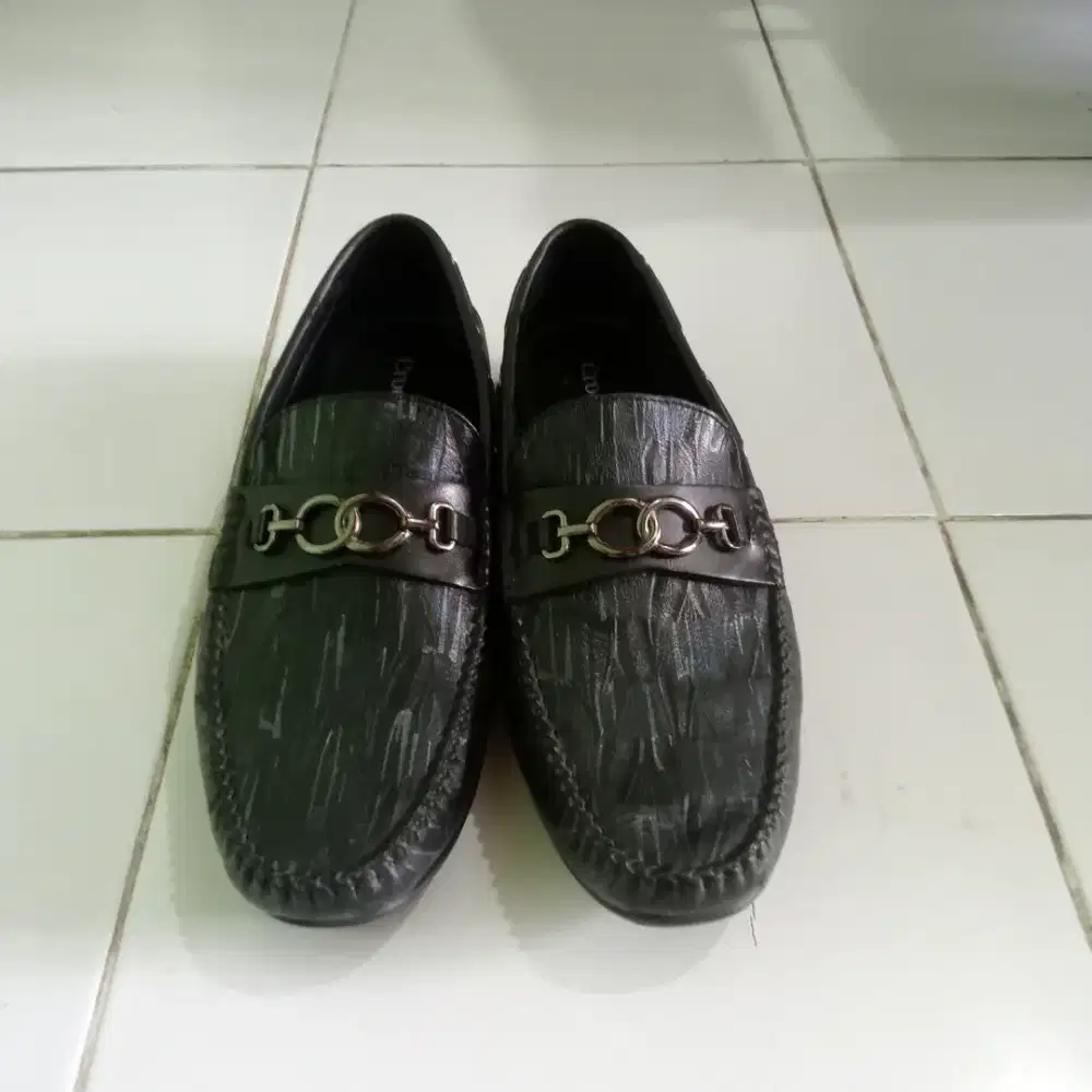 Sepatu crocodile Bru 2x pakai jual karna BU size 43