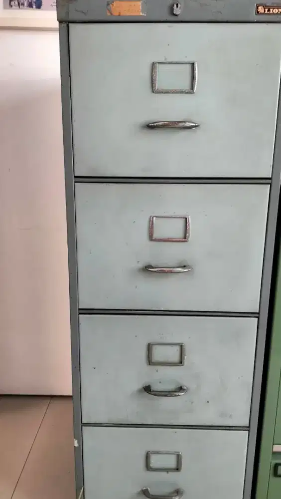 Lemari arsip/ filing cabinet