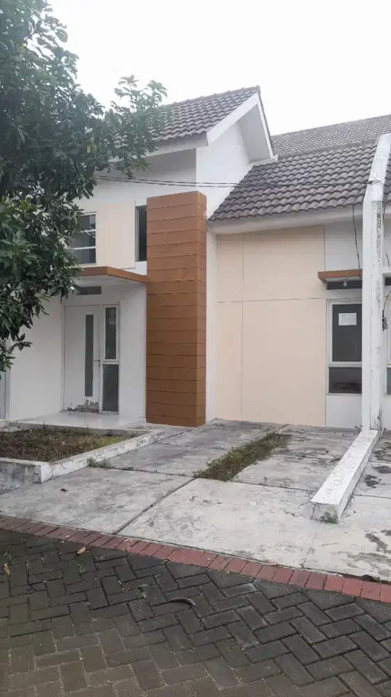 Disewakan dikontrakkan rumah Surya Breeze Residence Gedangan Sidoarjo