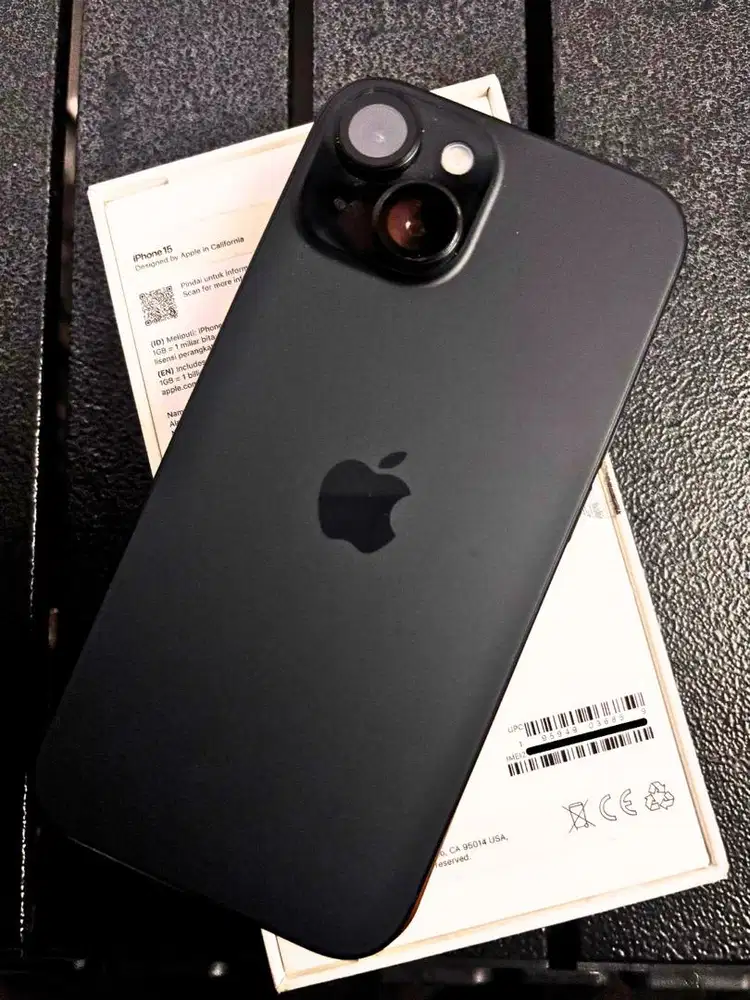 Like New Iphone 15 Hitam 256GB Resmi Fullset | Pemakaian Pribadi Apik