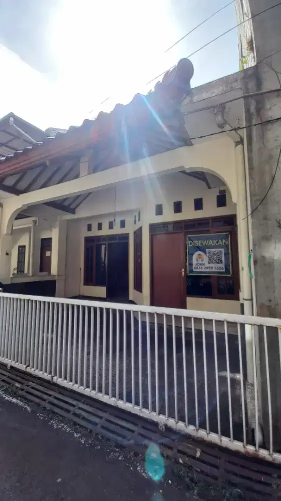 Disewakan Rumah 2.5 Lantai Antapani