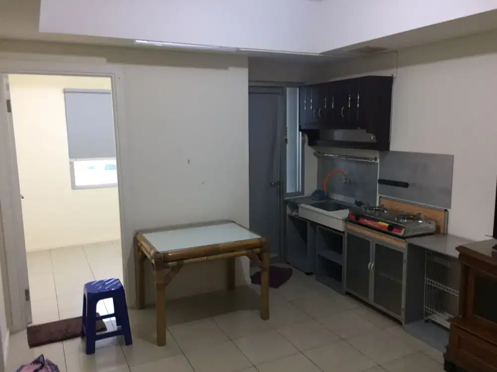 disewa unit apartemen green lake sunter,2bedrooms,furnished,view laut priok,AC 2 dan kitchen set