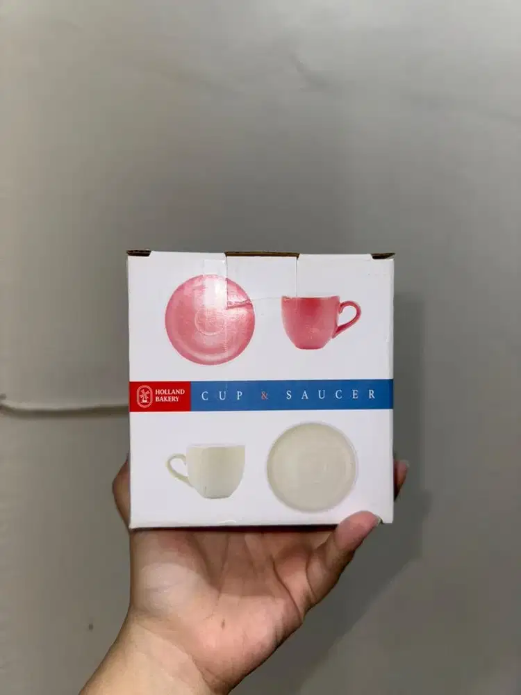 Holland Bakery - set cangkir dan piring kecil (cup & saucer)