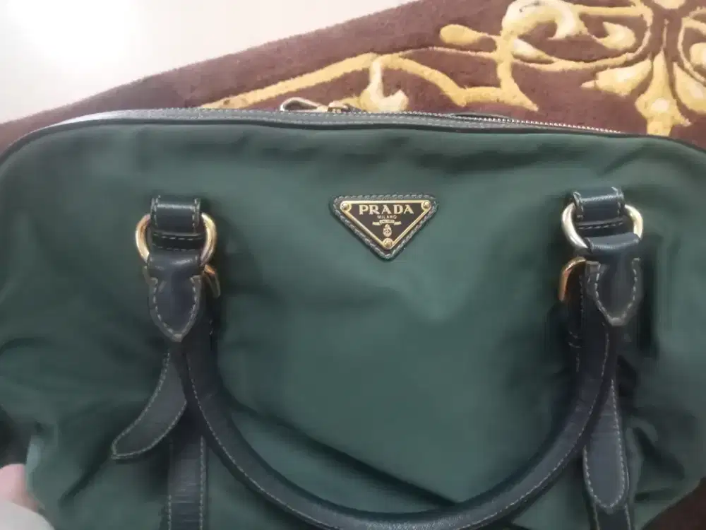 Tas nylon Prada  bekas