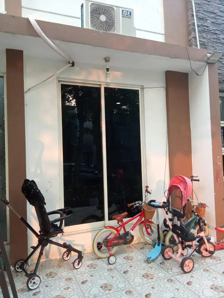 Jasa pasang stiker kaca film rumah