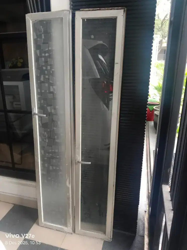 Daun jendela Aluminium