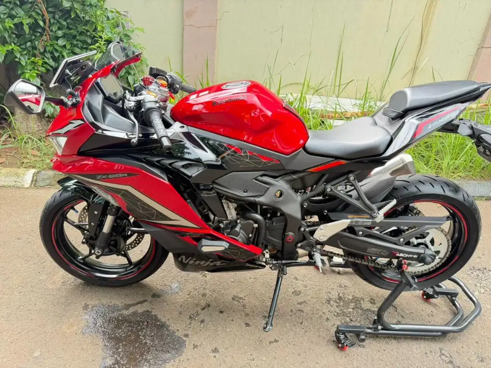 Ninja ZX25R SE ABS Tahun 2025, ODO 1000an Km