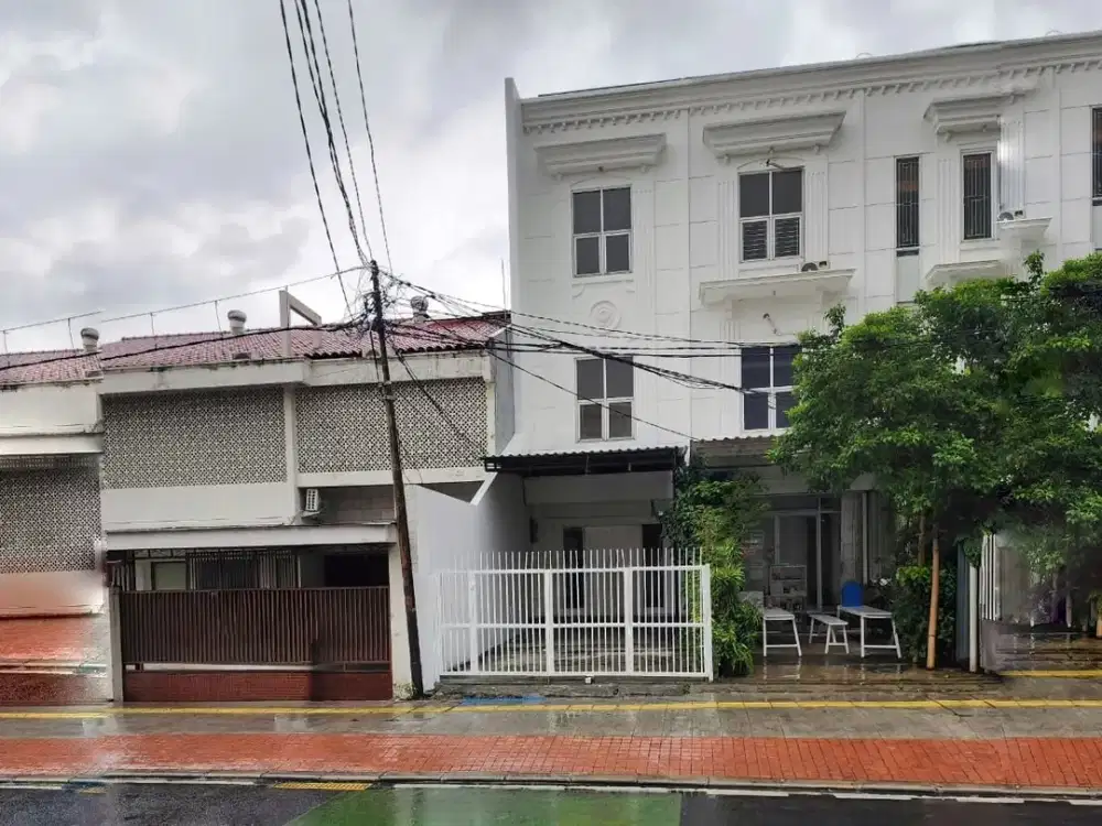 Ruko Strategis di Tebet Utara, Cocok untuk Kantor, 2 Akses Mobil, Lokasi Premium untuk Bisnis Anda