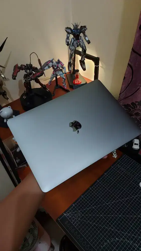 Apple Macbook Pro 2018 13inch 8 /256gb