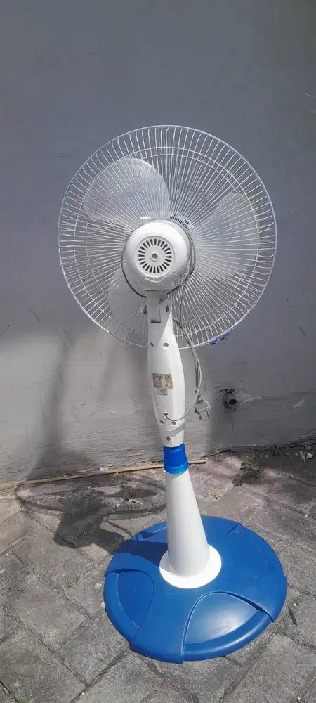 KIPAS ANGIN BERDIRI SILAHKAN PILIH