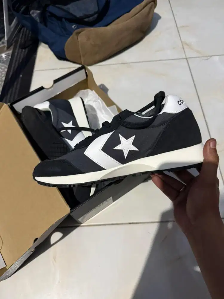 Sepatu CONVERSE OMEGA TRAINER