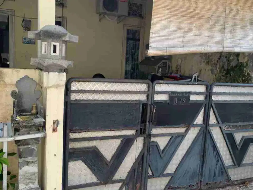 Rumah Tinggal Daerah Kerobokan Di Jalan Kesambi Perumahan Raya ,Kelurahan Kerobokan, Kecamatan Kuta Utara, Kabupaten Badung, Provinsi Bali.