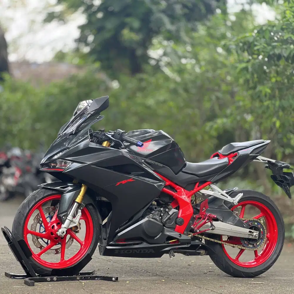 HONDA CBR 250RR NON ABS HITAM 2018 KM 8K NO MINUS