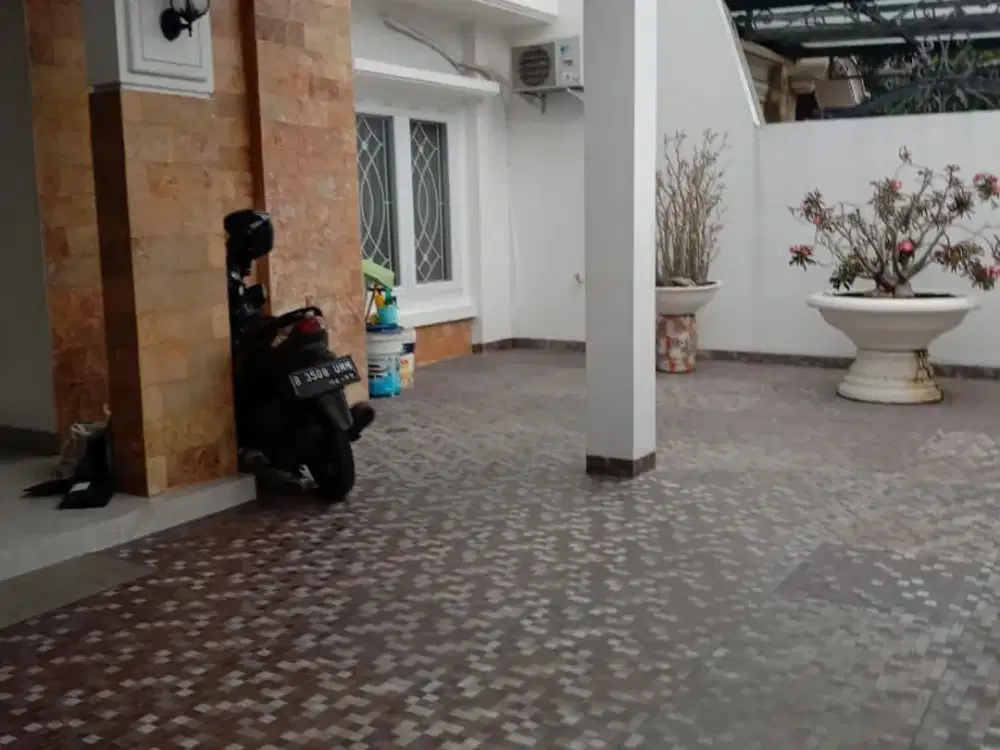 Dijual Rumah Mewah 2 Lantai – Harapan Indah, Bekasi