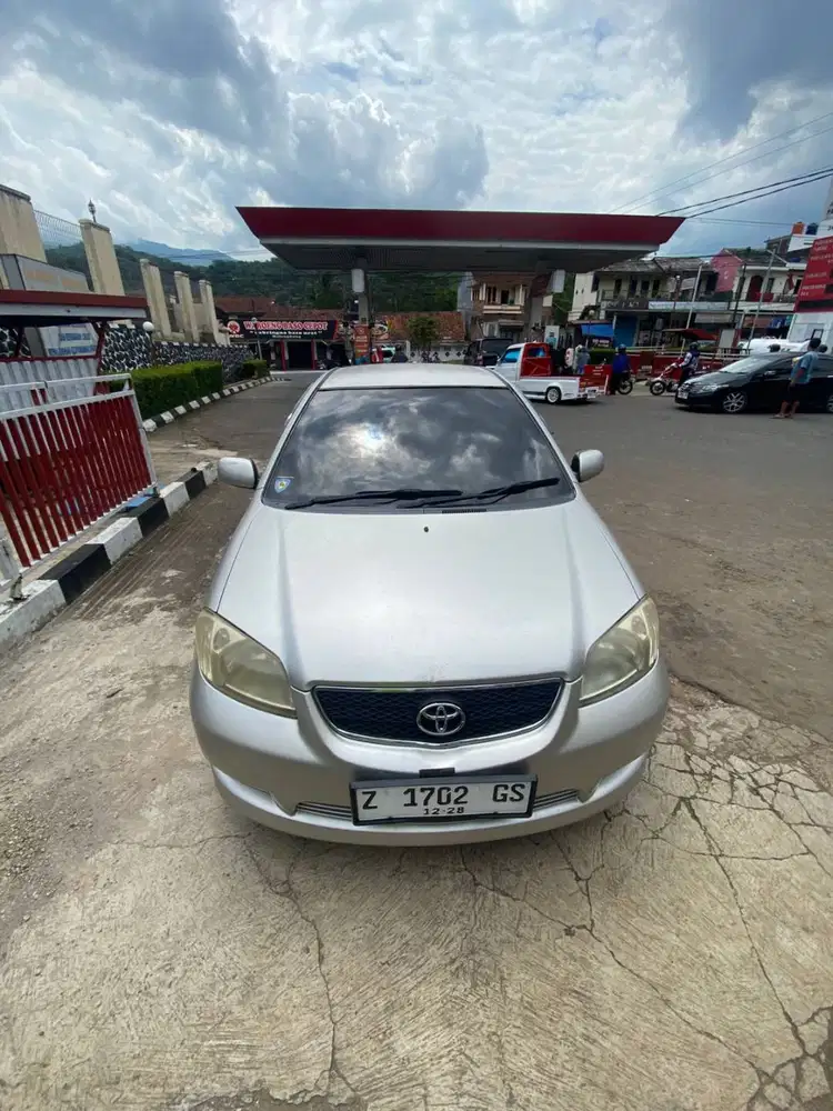 Di jual mobil vios gen 1 tahun 2003
