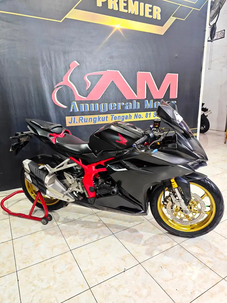 Cbr250 rr black Matte 2018 dp minim bisa GASS. Anugerah motor rungkut